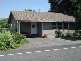 5421 Maryland Ave in Klamath Falls, OR - Building Photo