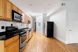 104 Dorchester St in Boston, MA - Foto de edificio - Building Photo