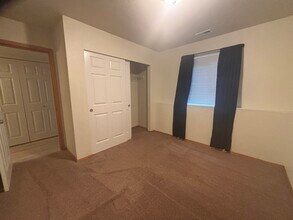 511 Queen Ave NE in Renton, WA - Foto de edificio - Building Photo