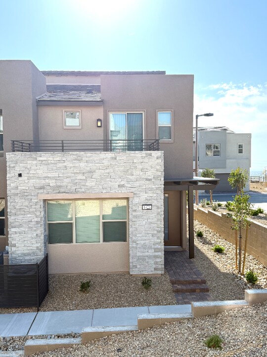 1423 Song Lark Ln in Las Vegas, NV - Building Photo