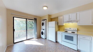 305 Manuel Dr, Unit D in College Station, TX - Building Photo - Building Photo