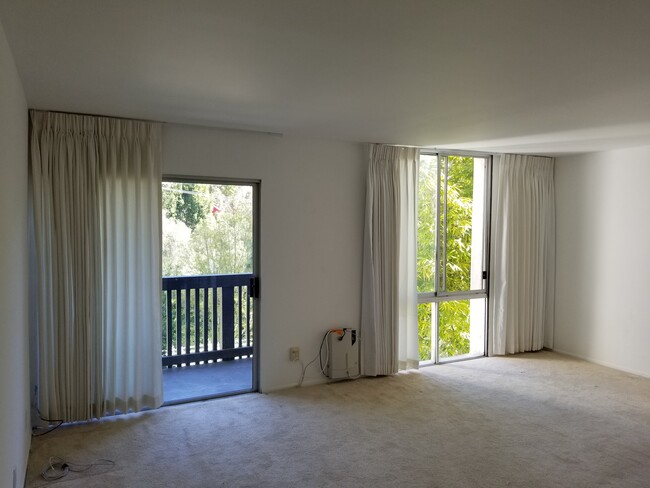 3602 W Estates Ln, Unit 312 in Rolling Hills Estates, CA - Building Photo - Building Photo