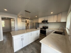 121 W Branch St in Arroyo Grande, CA - Building Photo