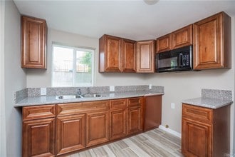 712 W 54th St, Unit 712 W. 54th Street in Los Angeles, CA - Foto de edificio - Building Photo