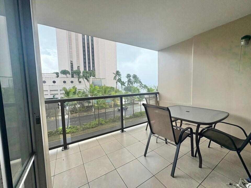 1684 Ala Moana Blvd in Honolulu, HI - Building Photo