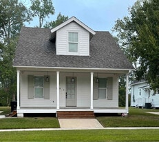 1924 Elvin Dr in Baton Rouge, LA - Building Photo