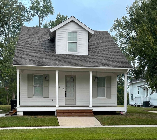 property at 1924 Elvin Dr