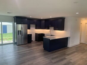 4229 W Bay Vista Ave in Tampa, FL - Foto de edificio - Building Photo