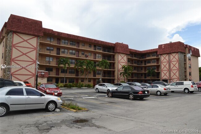 1325 W 68th St in Hialeah, FL - Building Photo - Building Photo