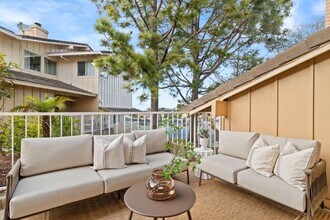 6 Chicory Ln in San Carlos, CA - Building Photo - Building Photo