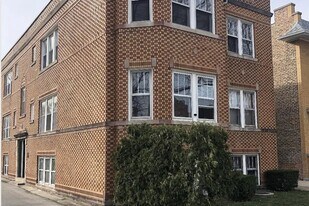 2126 Kenilworth Ave in Berwyn, IL - Building Photo