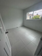 2622 NW 24th St in Miami, FL - Building Photo - Building Photo