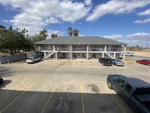 Summit Apartments in McAllen, TX - Building Photo - Building Photo