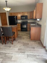 3708 W 93rd St in Sioux Falls, SD - Building Photo - Building Photo