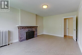 2387 Queen St E in Toronto, ON - Building Photo - Building Photo