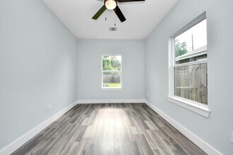 7502 Sandle St in Houston, TX - Building Photo - Building Photo