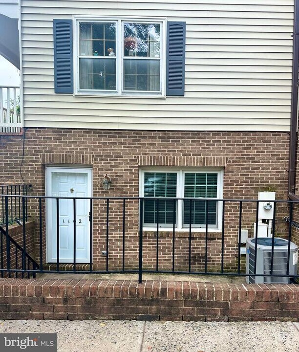 1102 N Stafford St in Arlington, VA - Building Photo