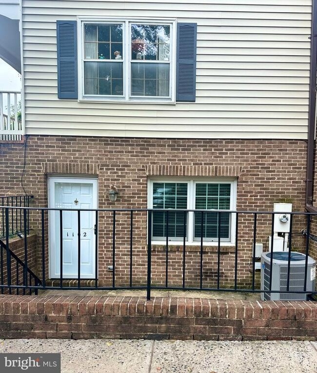 property at 1102 N Stafford St