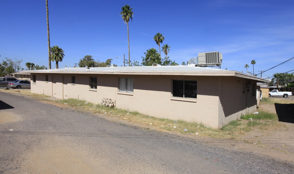 4838 E Willetta St in Phoenix, AZ - Building Photo