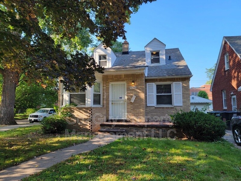 22542 W Chicago in Detroit, MI - Building Photo