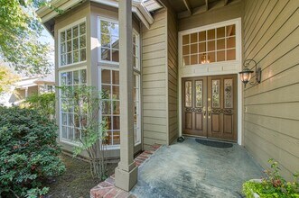 2727 W Bluff Ave in Fresno, CA - Building Photo - Building Photo