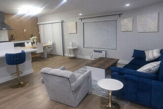 9568 Carroll Canyon Rd in San Diego, CA - Building Photo - Building Photo