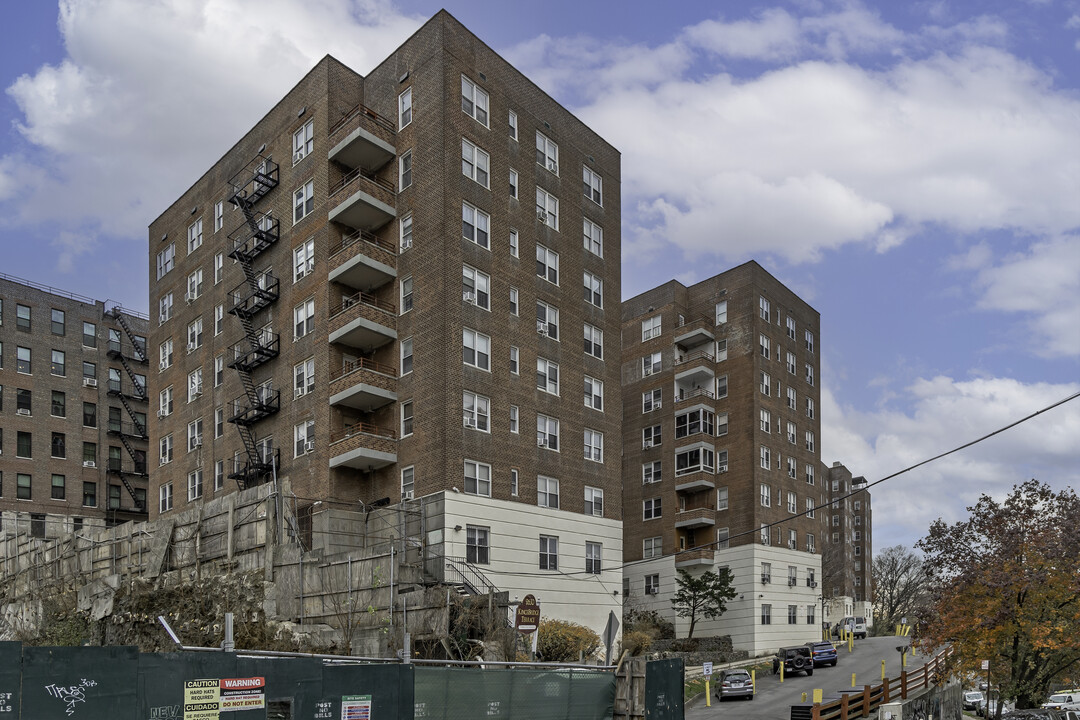 2630 Kingsbridge Ter in Bronx, NY - Building Photo