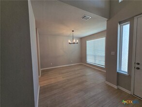 10001 Kensley Rose Dr in Killeen, TX - Foto de edificio - Building Photo