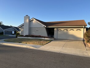 9311 Flicker Ave in Fountain Valley, CA - Foto de edificio - Building Photo