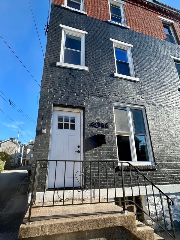4044 Geneva St in Pittsburgh, PA - Building Photo - Building Photo