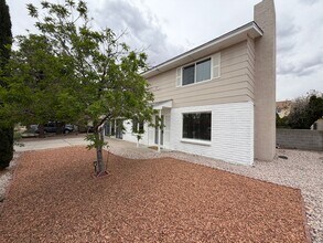 5901 Hayes Dr NW in Albuquerque, NM - Building Photo - Building Photo