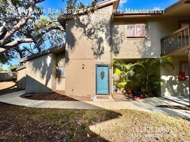 6345 Newtown Cir in Tampa, FL - Building Photo