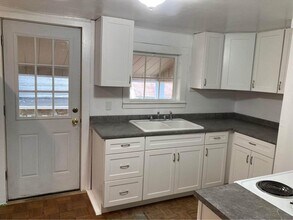 64 Valley St, Unit 2 in Keene, NH - Building Photo - Building Photo