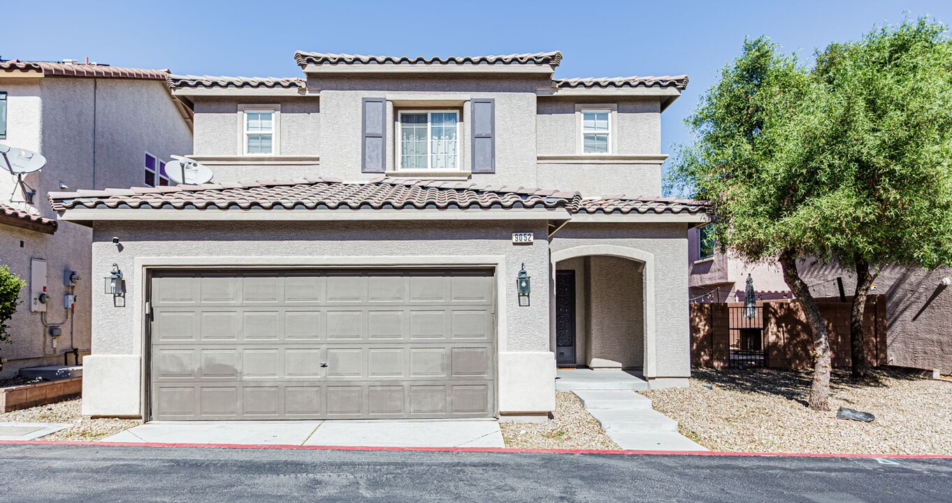 9052 Pinion Juniper Ct in Las Vegas, NV - Building Photo