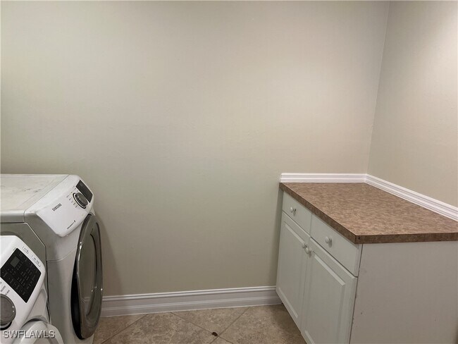 property at 1001 SW 9th Ave
