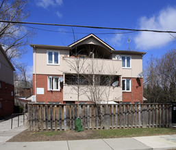 Queen Victoria in Toronto, ON - Building Photo - Building Photo