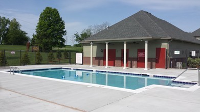 Academy Park Apartments in New Albany, IN - Building Photo - Building Photo