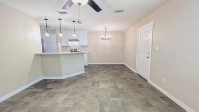 2201 Multi National, Unit #C in Harlingen, TX - Foto de edificio - Building Photo