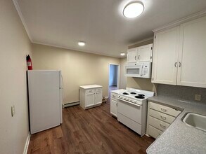 633 Broadway St S, Unit A in Menomonie, WI - Building Photo - Building Photo