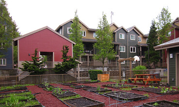 Los Jardines de la Paz in Portland, OR - Building Photo - Building Photo