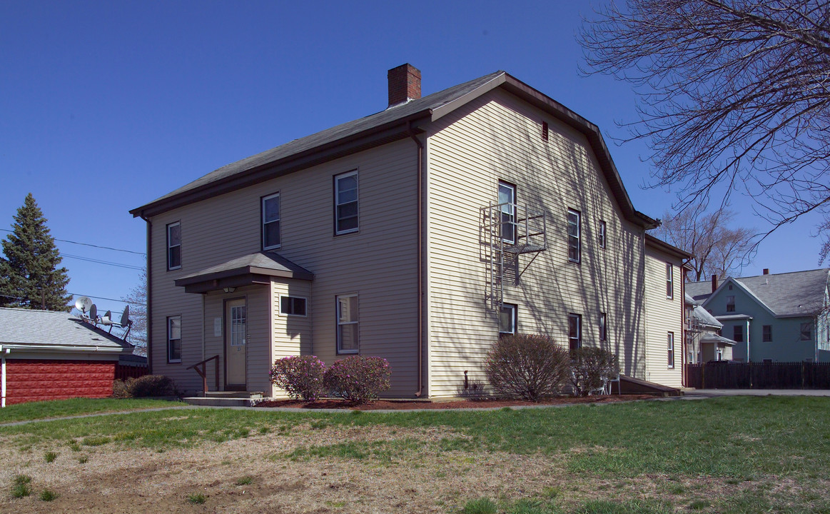 23 - 1 Tremont St in Taunton, MA - Building Photo