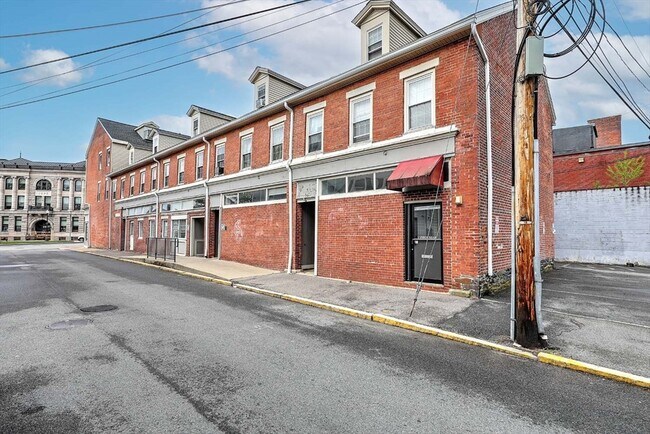 2 Union St-Unit -#1 in Taunton, MA - Building Photo - Building Photo