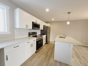 1111 Cy Becker Rd NW in Edmonton, AB - Building Photo - Building Photo