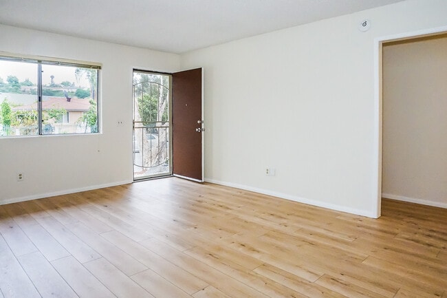 1996 Hanford Dr in San Diego, CA - Building Photo - Building Photo