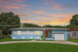 12530 NE 4th Ave in North Miami, FL - Building Photo