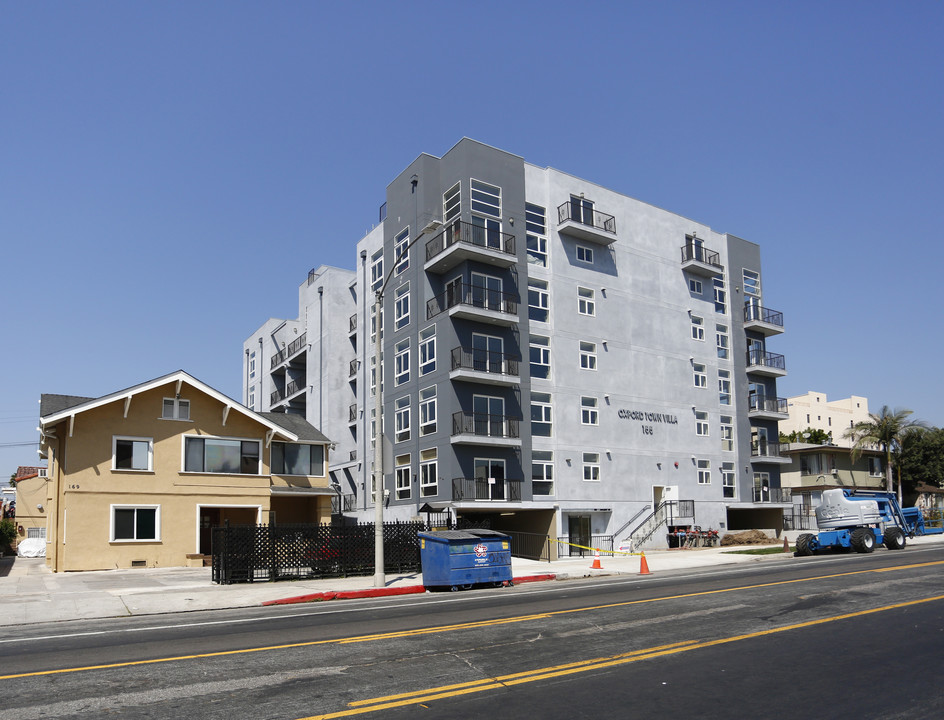 155 S Oxford Ave in Los Angeles, CA - Building Photo