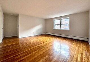 10 Vinal St, Unit 3 in Boston, MA - Building Photo - Building Photo
