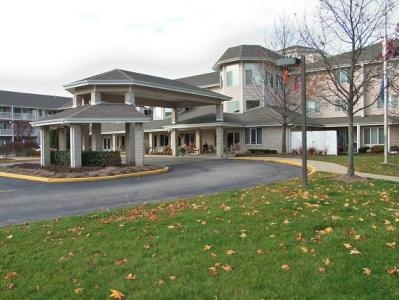 Holiday Redbud Hills in Bloomington, IN - Foto de edificio - Building Photo