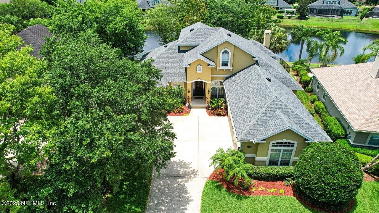 7842 Mt Ranier Dr in Jacksonville, FL - Building Photo