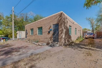 1409-1409 Hazeldine Ave SE in Albuquerque, NM - Building Photo - Building Photo
